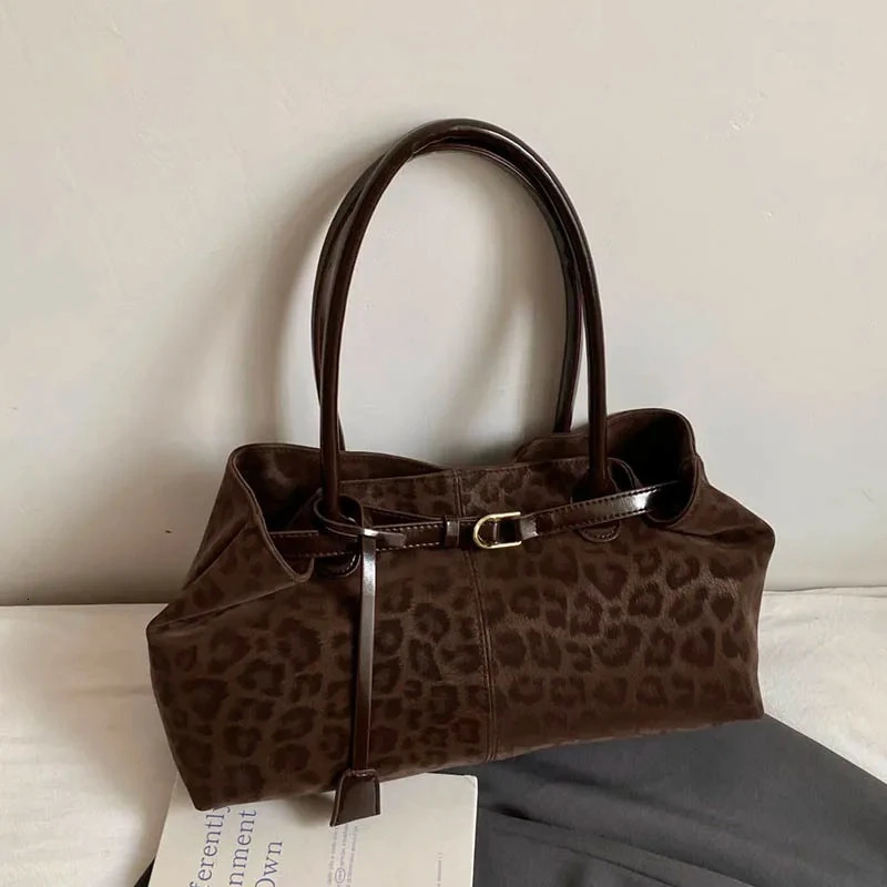 Fashionable Leopard PU Leather Shoulder Bags for Women 2025 Designer Trend Tote Bag Females Short Handle Handbags R251018