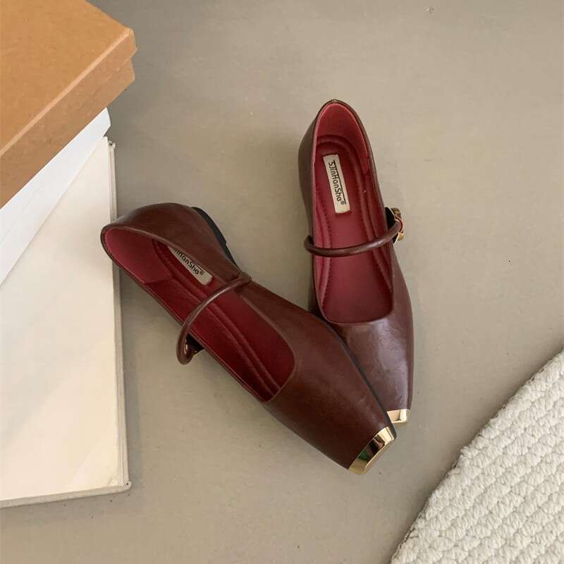 2025 New Slip-On Soft Sole Mary Jane Flat Evening Style Metal Toe Designer Shoe Shallow Mouth Single Shoes Women