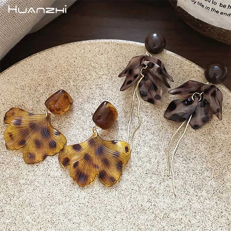 HUANZHI Vintage Acrylic Leaf Leopard Print Tassel Drop Earring Brown Autumn Winter Trendy Jewelry for Women Y251018