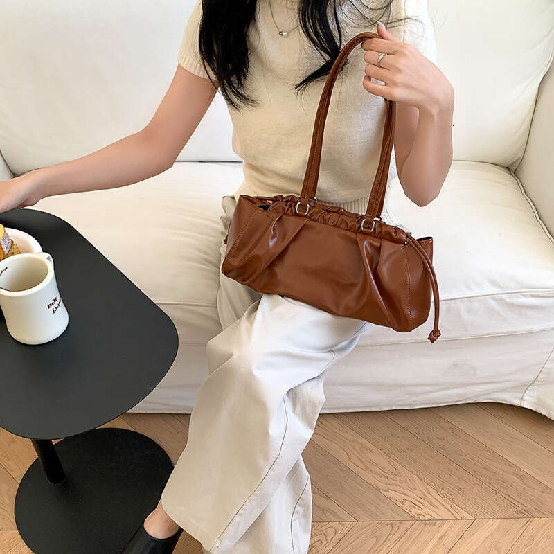 Pleated Hot Girl Underarm For Women, Large Capacity Commuter Simple Drawstring Shoulder Bag, New Versatile Bag B5