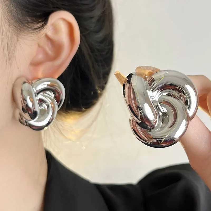 Highquality Vintage Geometric Metal Smooth Twisted Knot Large Earrings for Women Trendy Personality Party Jewelry Accessories Y251018