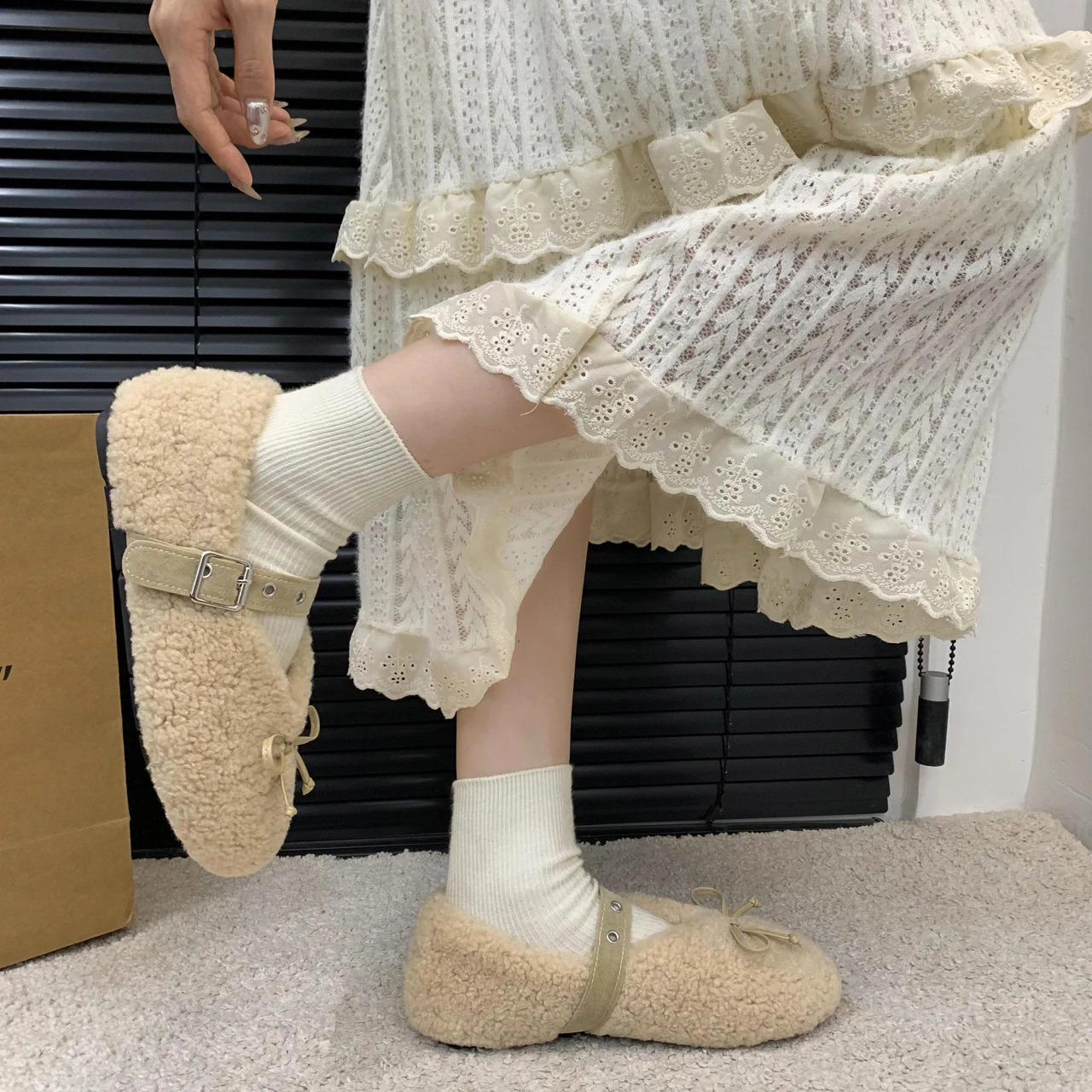 Womens Shoes Woman Flats Low Heels Casual Female Sneakers Slipon Loafers Fur Round Toe Shallow Mouth Boat Slip on Winter 251013