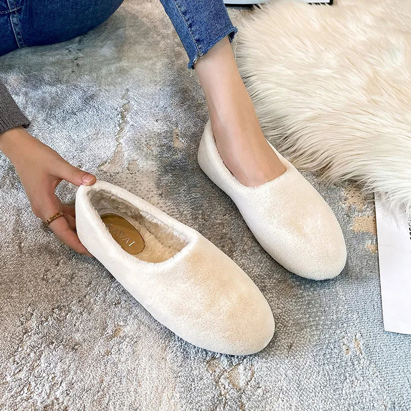 Chic Winter fur shoes women cotton sneakers woman furry flats warm plush loafers lambswool moccasins femme large size 3443 251013