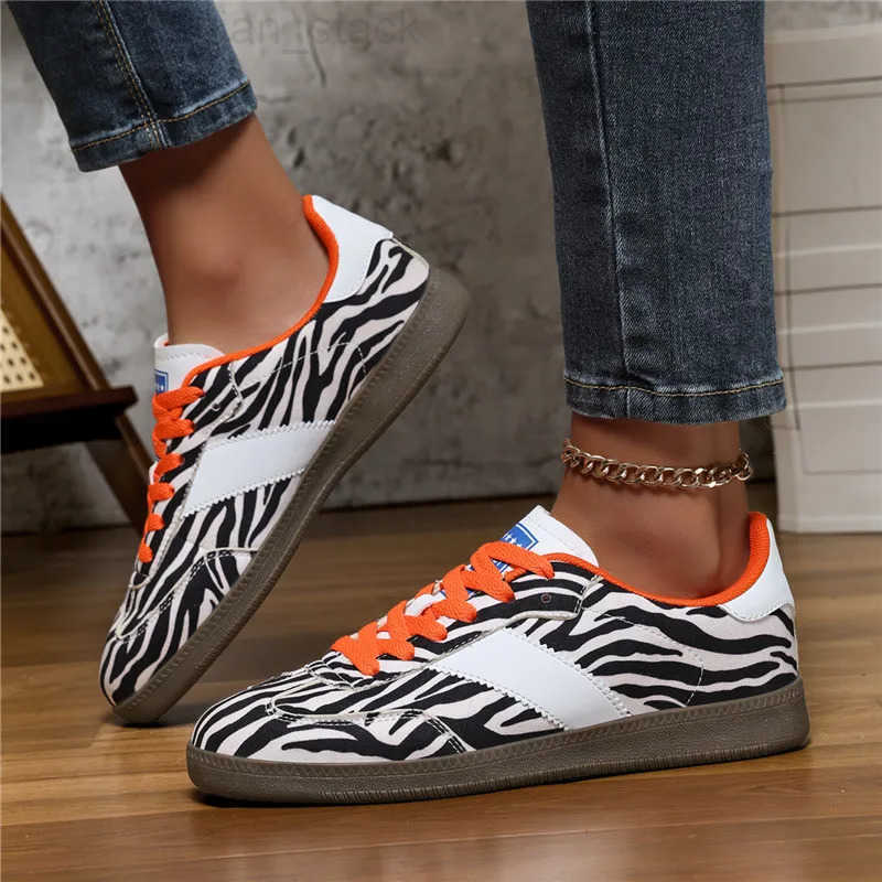 Hot Sale Print Woman Zebra Sneakers Comfortable Flat Womens Skate Shoes Breathable Low Cut Designer Shoe Women Training Shoes Z251018