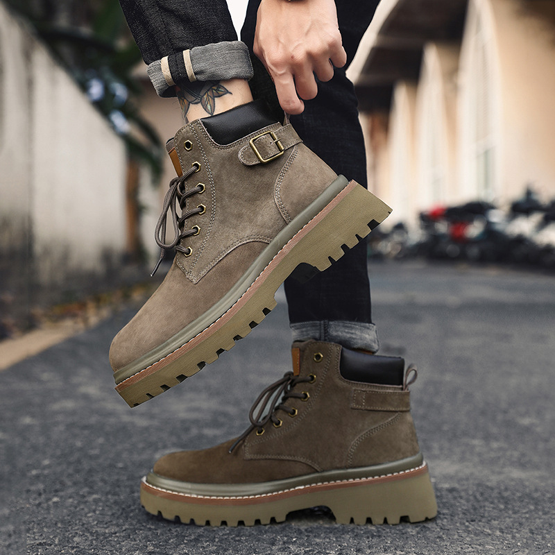 Free shipping designer Boots Short boots Martin boots are lightweight thick soled high quality trendy men shoes casual shoes fashion