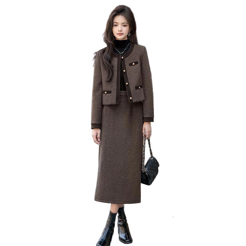 2025 design autumn/winter designer jacket new top autumn/winter new Korean fashion single breasted wool short jacket two-piece set luxury women's