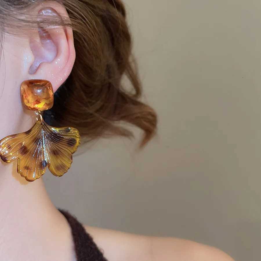 HUANZHI Vintage Acrylic Leaf Leopard Print Tassel Drop Earring Brown Autumn Winter Trendy Jewelry for Women Y251018