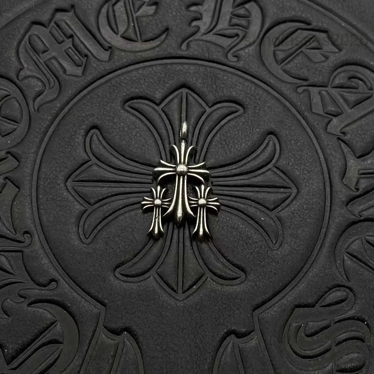 Chrome Necklace Pendant Designer Fashion Luxury Ch Cross Necklaces Vintage Couples Collarbone Chain Women Men Jewelry Unisex 710 Q251119