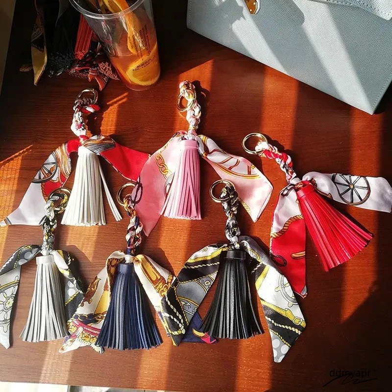 Style Silk Woven Key ddmyApr Lanyard Decoration Soft PU Leather Car Keychain Accessories Fashion Womens Tote Bag Jewelry Pendant 250227