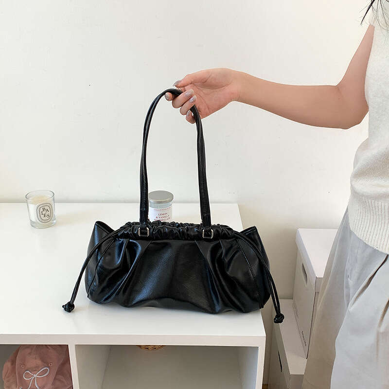 Pleated Hot Girl Underarm For Women, Large Capacity Commuter Simple Drawstring Shoulder Bag, New Versatile Bag B5