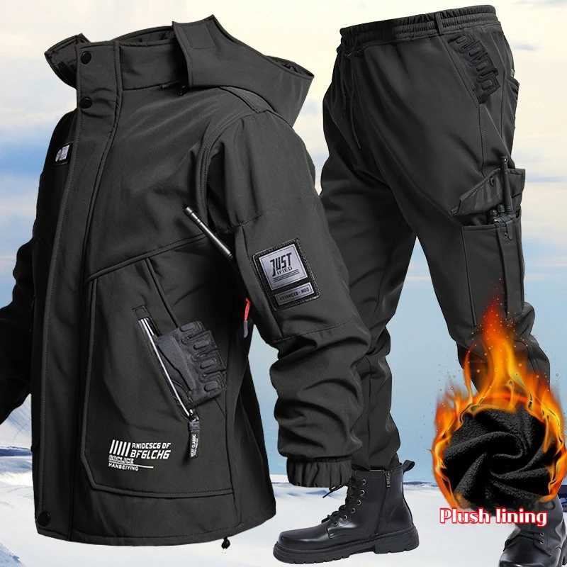 Luxury Training Suit Men Mens Sports Suits Tracksuit Sports Suit Man Clothes Waterproof Windproof and Warm Assault Suit W251018