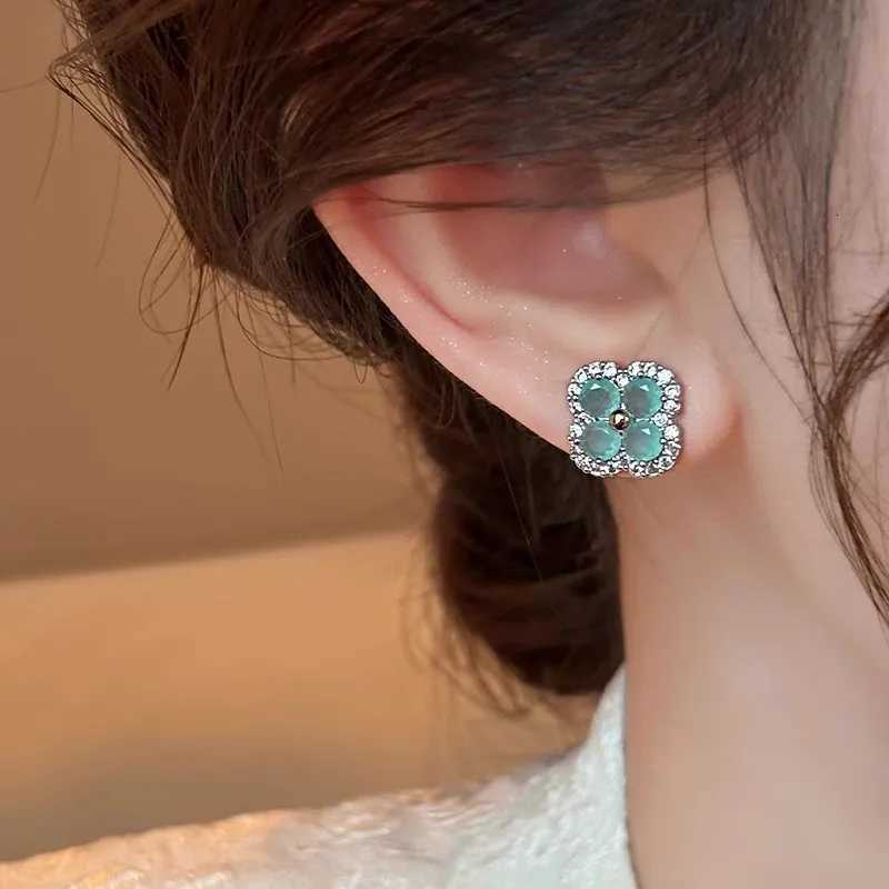Clover Zircon Earrings Womens New Explosive Light Luxury Highend Temperament Stud Earrings 925 Sterling Silver Needle Earrings Y251018