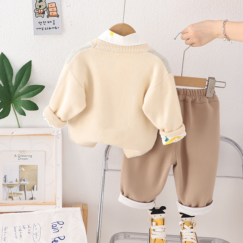 2025 new children's clothing for boys and babies, autumn outfit set, teddy bear cardigan three piece set, one and a half year old baby