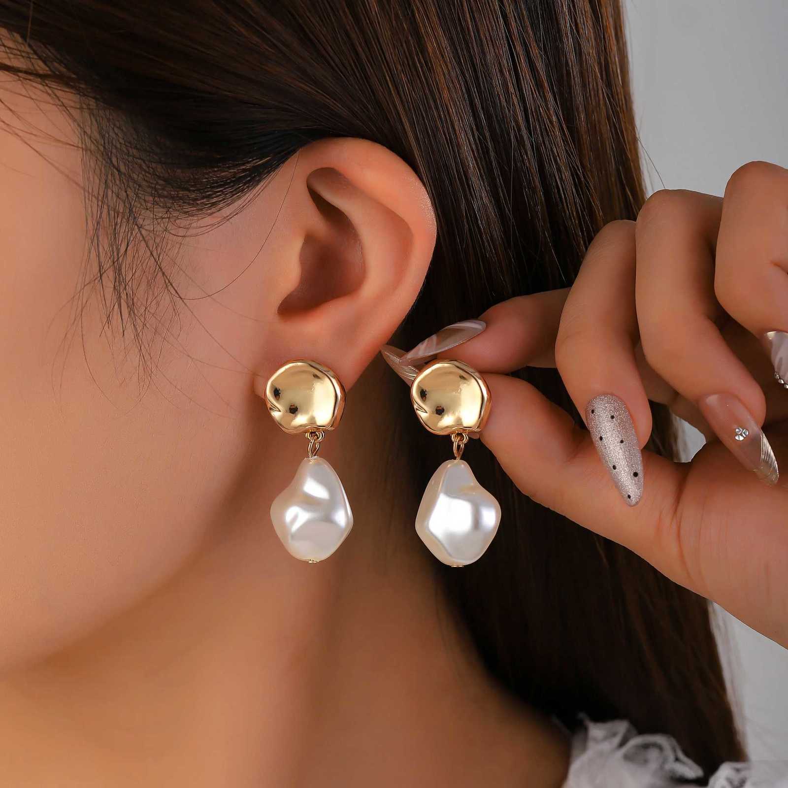 Retro Imitation Pearl Womens Earrings Charming Wedding Party Accessories Christmas Gifts Y251018