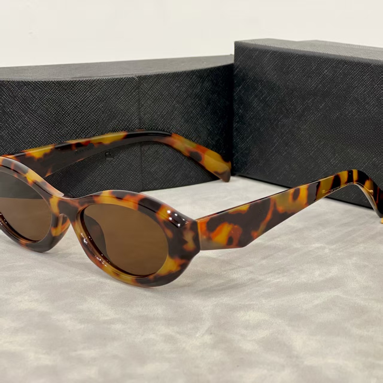 Mens Designer Sunglasses Outdoor Shades women fashion triangle logo luxury Cat Eye Frame Sunshade mirror polarized UV400 protection Glasses With box A