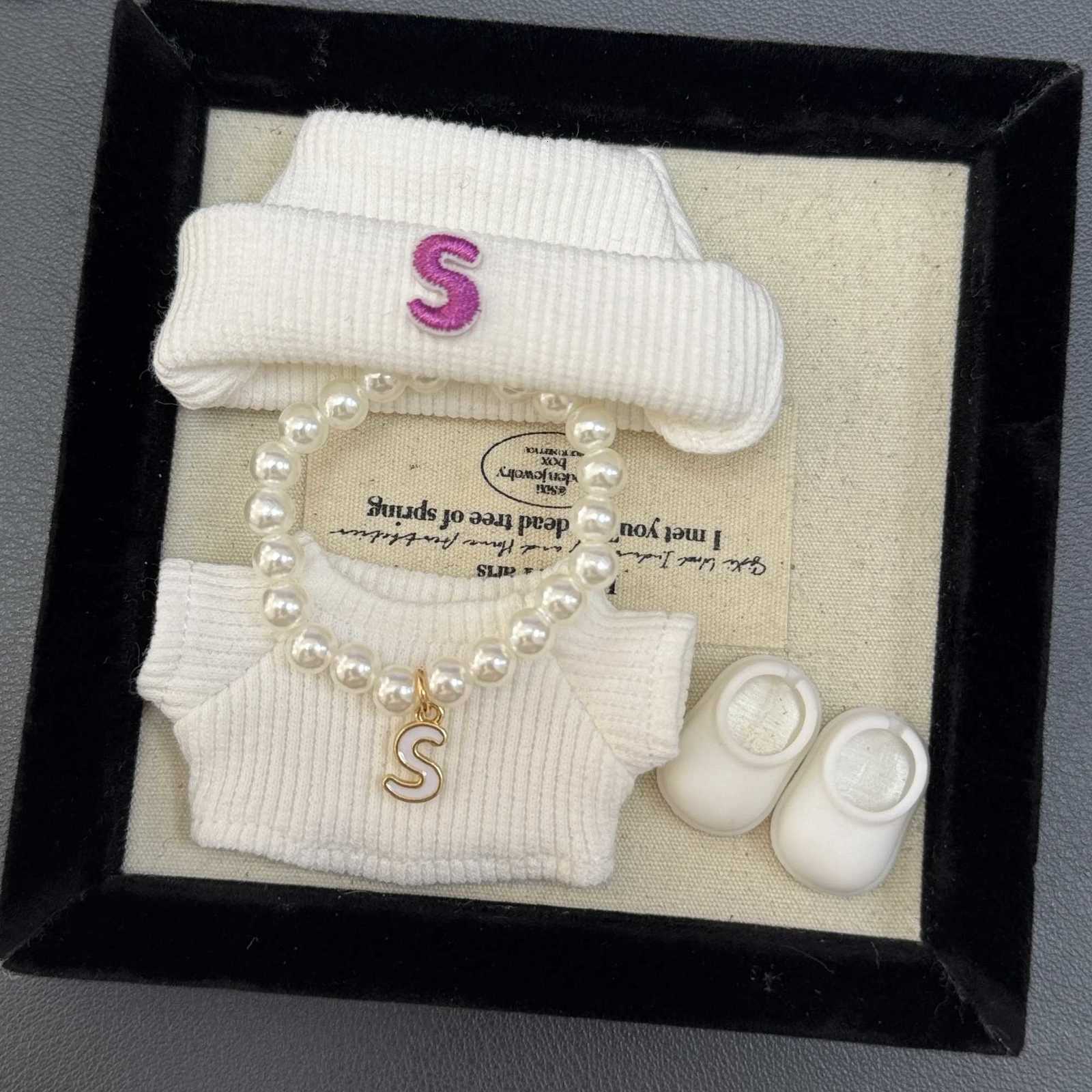 For Labubu 40 Pin for Love Series 4pcs hat letter clothes Pearl necklace shoes set For Labubu doll outfit Clothes AccessoriesT251018