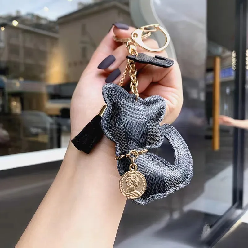 Bag charms Designer Luxury charm PU Leather for women Men Creative Cat Keychain Love pendant Personalized Bear Car Bag Pendant Couple Style