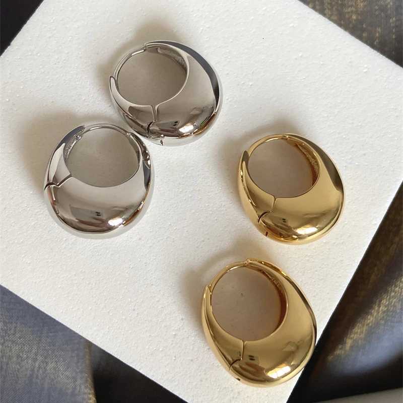 Stainless Steel Smooth Metal Chunky Hoop Earrings For Women Girls Fashion Round Circle Hoops Statement Earrings Punk Jewelry Y251018