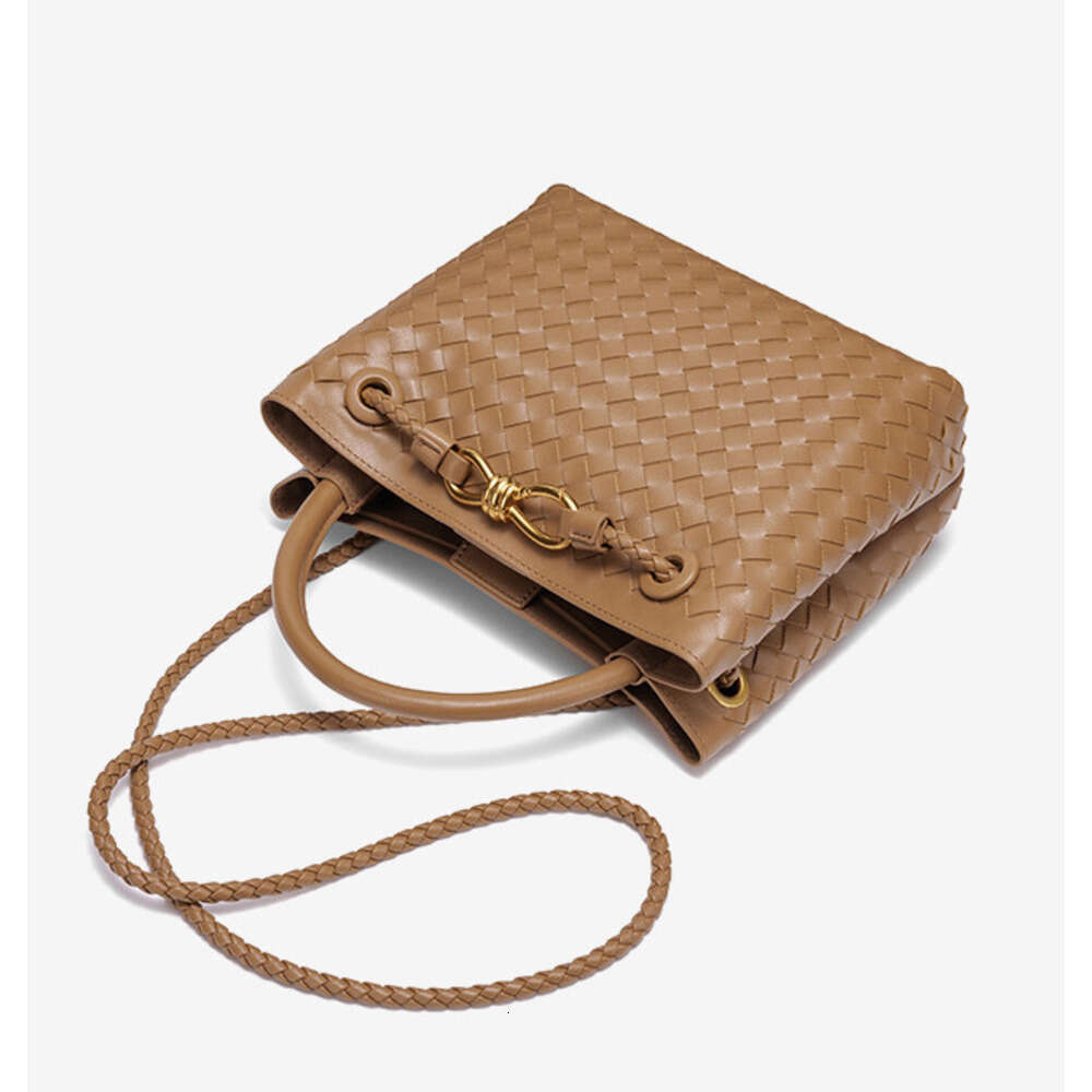 New Handmade Woven Fashionable Single Shoulder Crossbody for Women Commuting Large Capacity Handheld Tote Bag