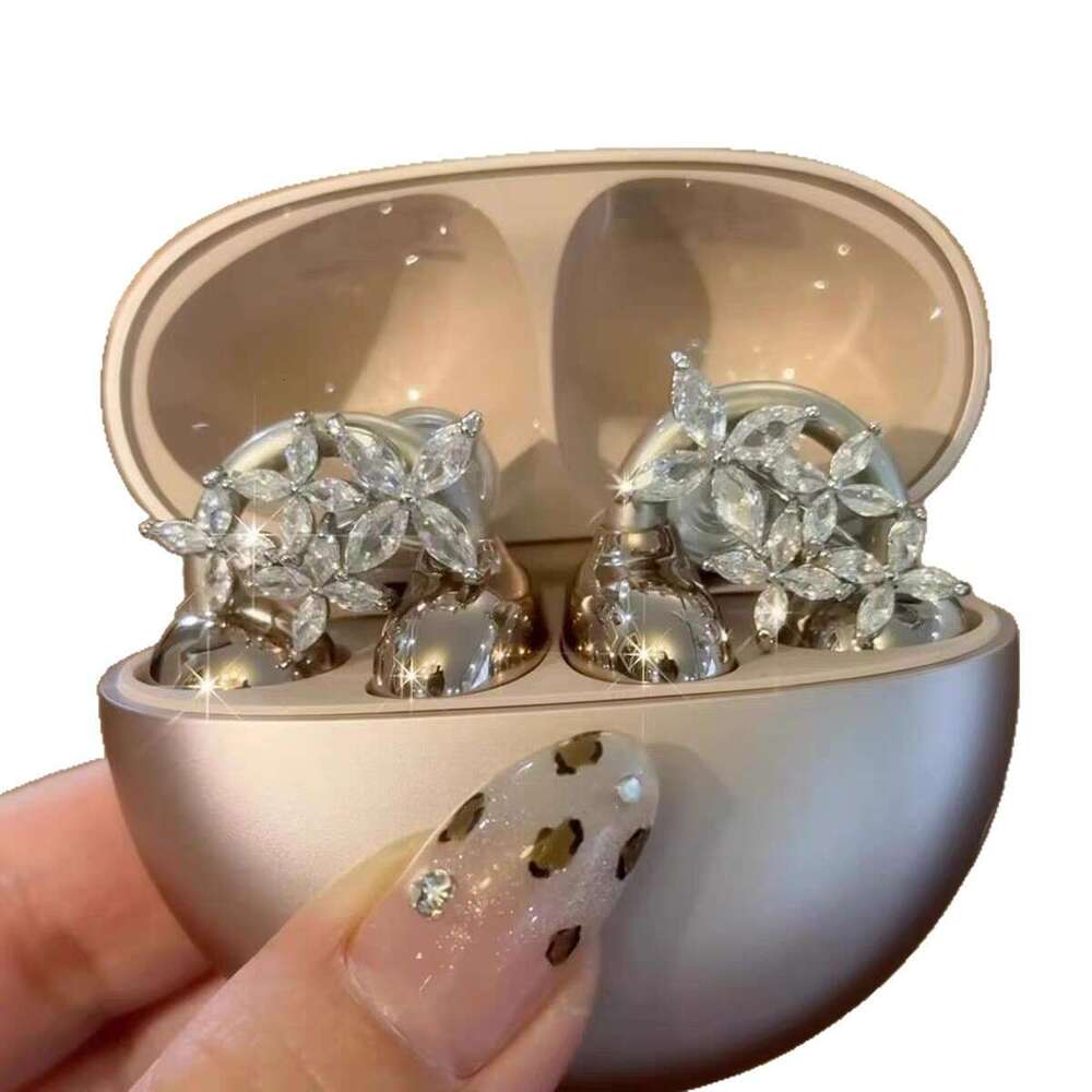 FreeClip Dia Buckle Clip Earphone Decorative Flower Accessories Earrings Women Light High-end Ear Jewelry