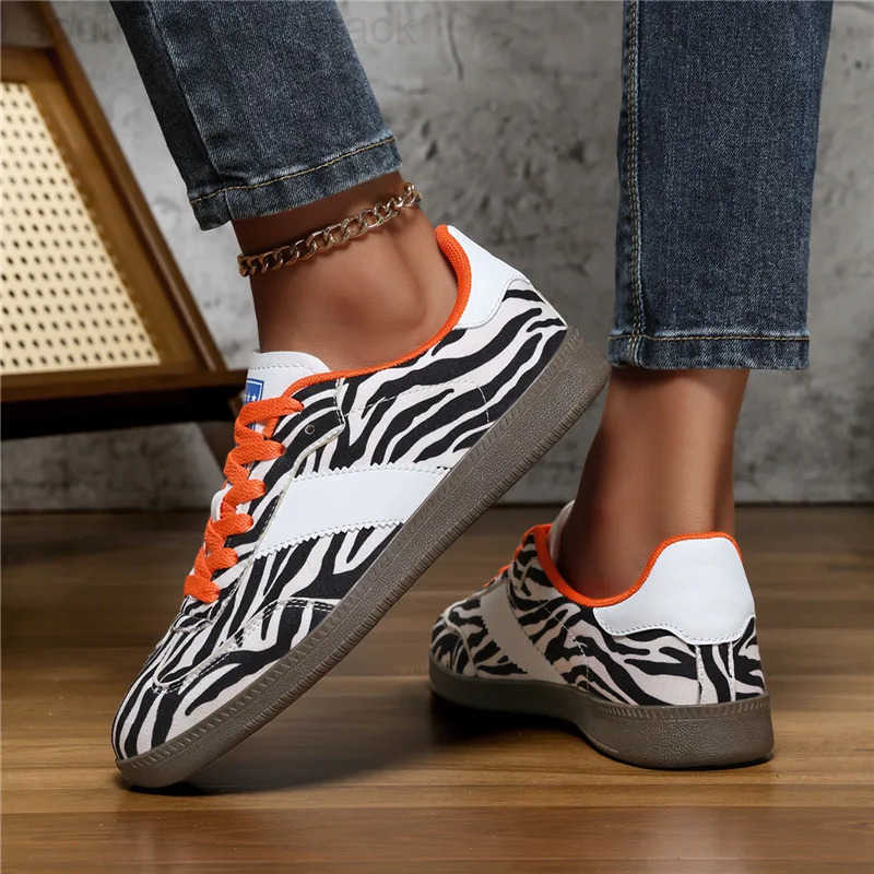 Hot Sale Print Woman Zebra Sneakers Comfortable Flat Womens Skate Shoes Breathable Low Cut Designer Shoe Women Training Shoes Z251018