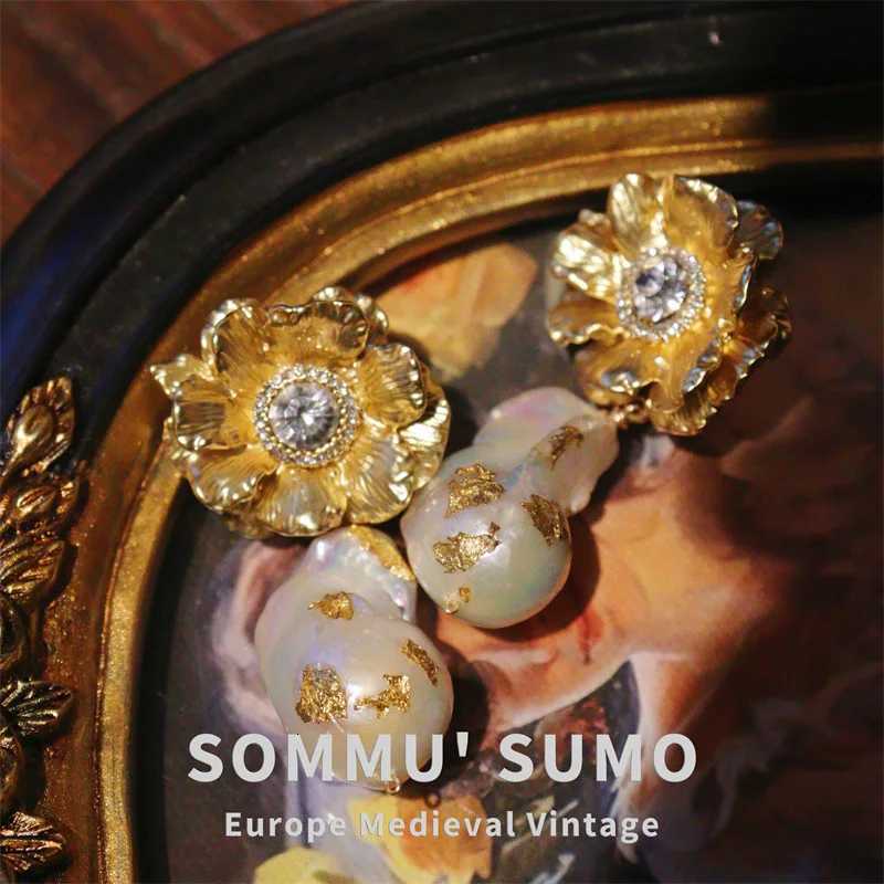 Niche brand Retro earrings Natural crystal Spring summer Autumn Winter Baroque natural pearl temperament gentle gas Y251018