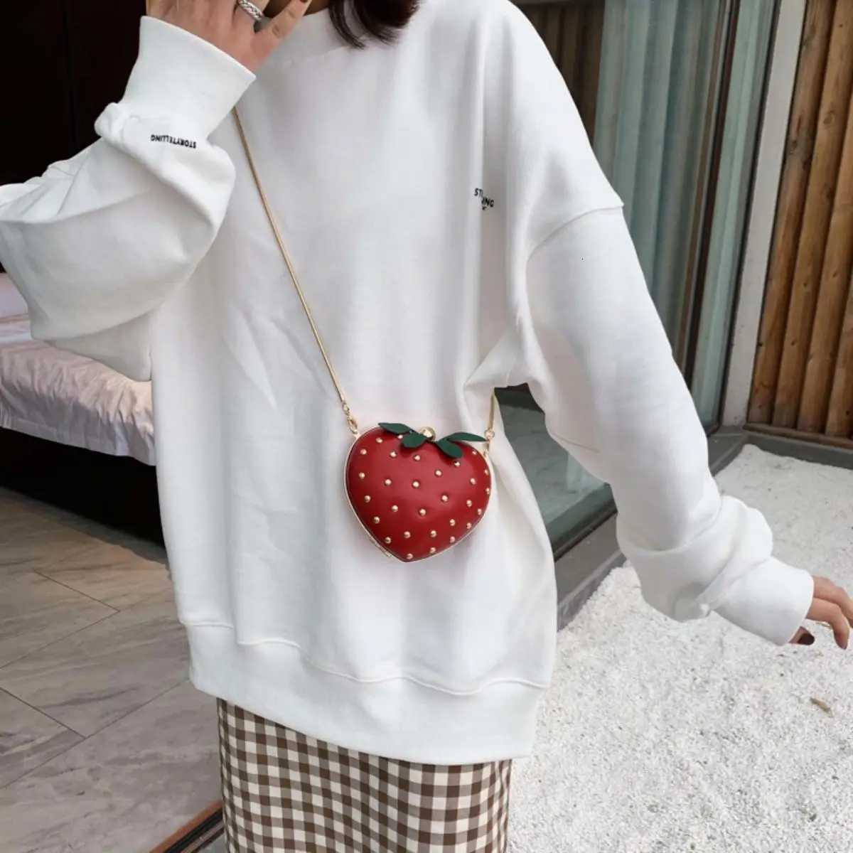 Womens Summer Fashion Cute Strawberry Crossbody Bag Rivet Snake Bone Chain Bag Z251018