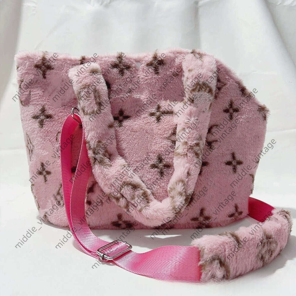 Designer Dog Bag Trendy Design Autumn Winter New Plush Warm Pet Outdoor For Small Dogs And Cats Portable Crossbody Bag
