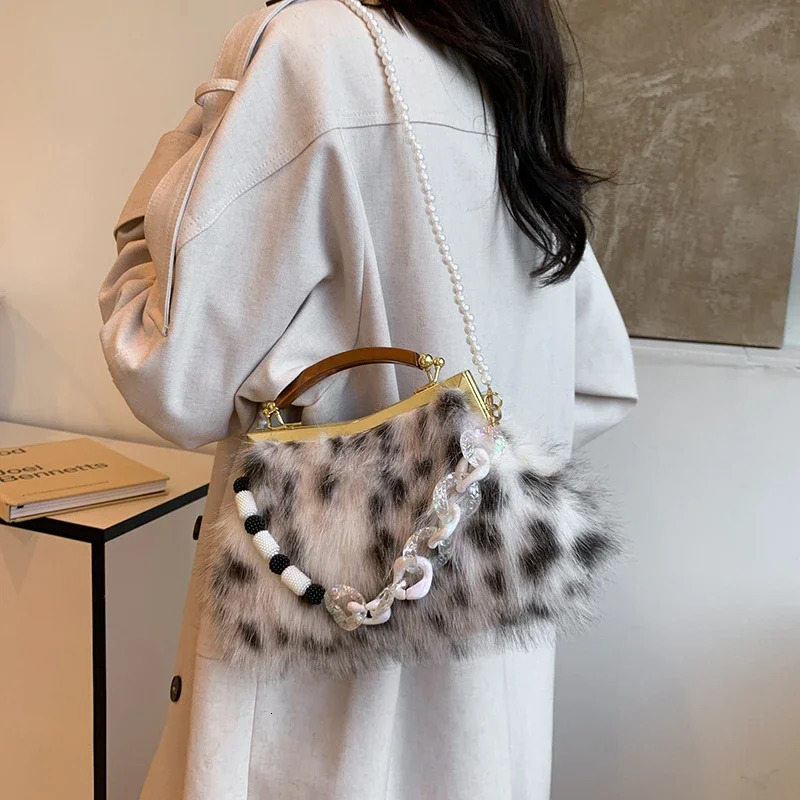 Winter Furry Evening Clutch Bag Designer Shell Handbag For Women Leopard Faux Fur Wedding Purse Plush Crossbody Bag R251018