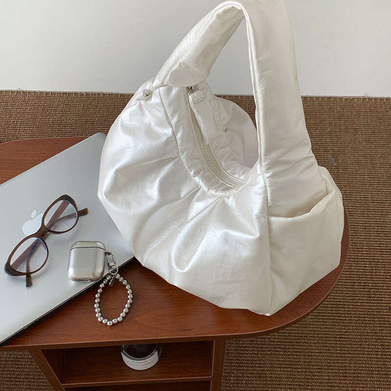 Korean Style Casual Simple Lightweight Large Capacity Pleated Handbag Daily Versatile Niche Commuter Shoulder Bag For Women B5