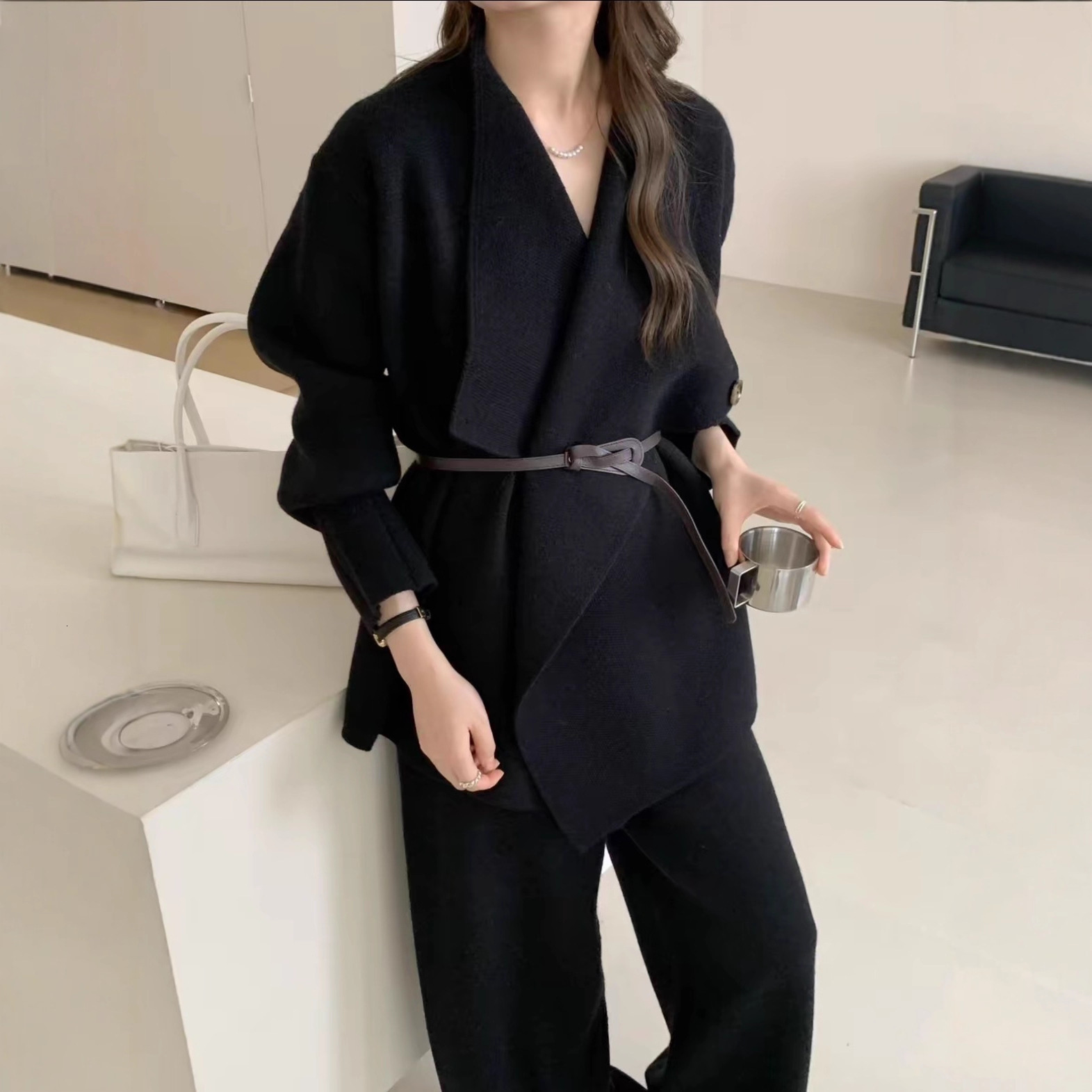 design 2025 Autumn/Winter New Top Lazy Women's High end Knitted Set Big Collar Sweater Jacket Luxury Wide Designer Jacket Long Pants Two piece Se