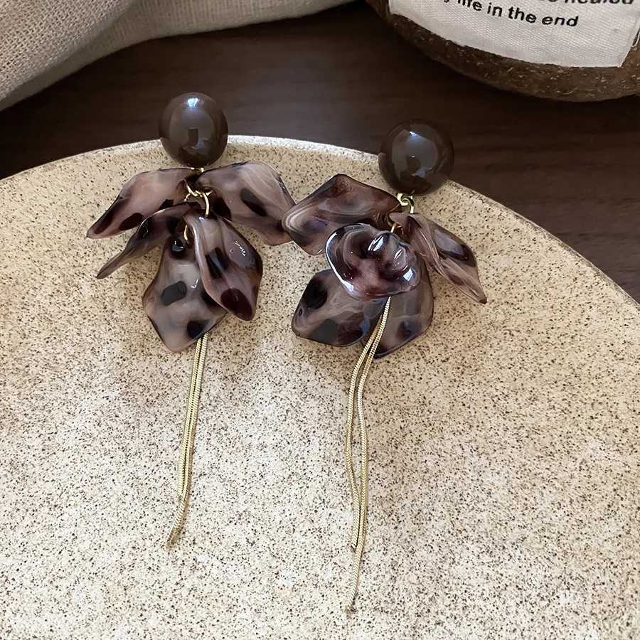 HUANZHI Vintage Acrylic Leaf Leopard Print Tassel Drop Earring Brown Autumn Winter Trendy Jewelry for Women Y251018