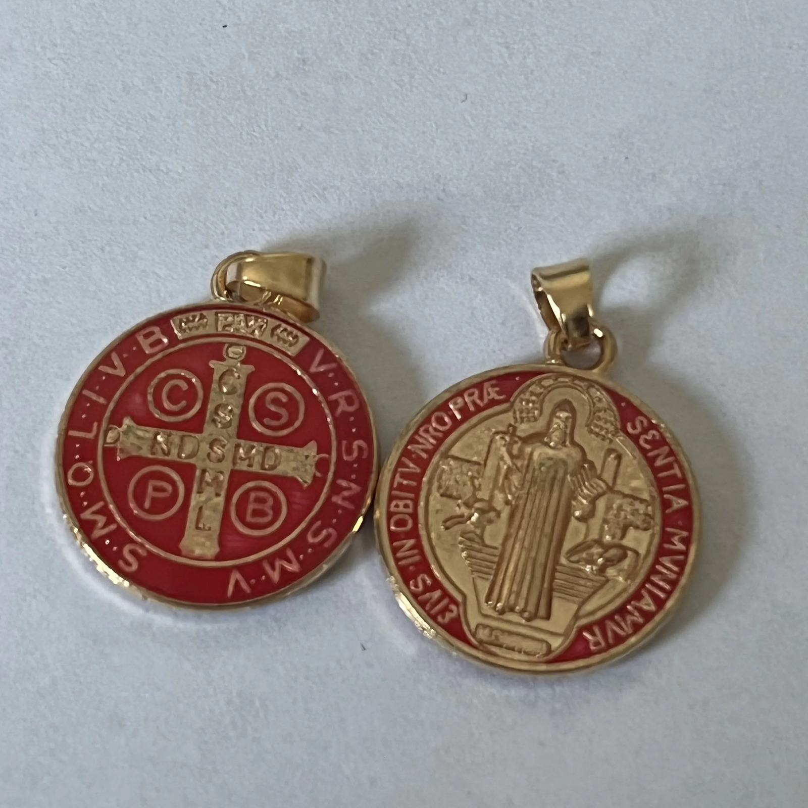 30 Pieces Religious Multicolor Saint Benedict Medal Catholic Gold Plated SB Coin San Benito Gift 251008