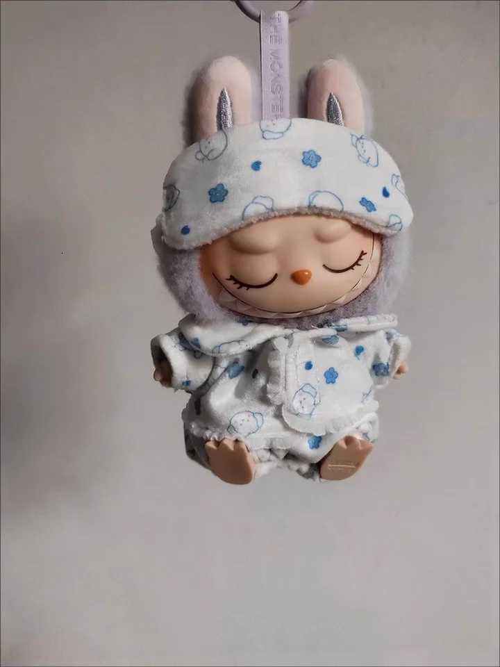 Labubu Mini ThreePiece Pajamas Set Kawaii Cute Idol Plush Doll Accessories with Eye Mask 1517cm Ideal Kids Gift Toy HobbiesT251018