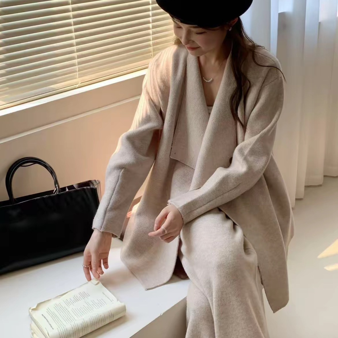 design 2025 Autumn/Winter New Top Lazy Women's High end Knitted Set Big Collar Sweater Jacket Luxury Wide Designer Jacket Long Pants Two piece Se