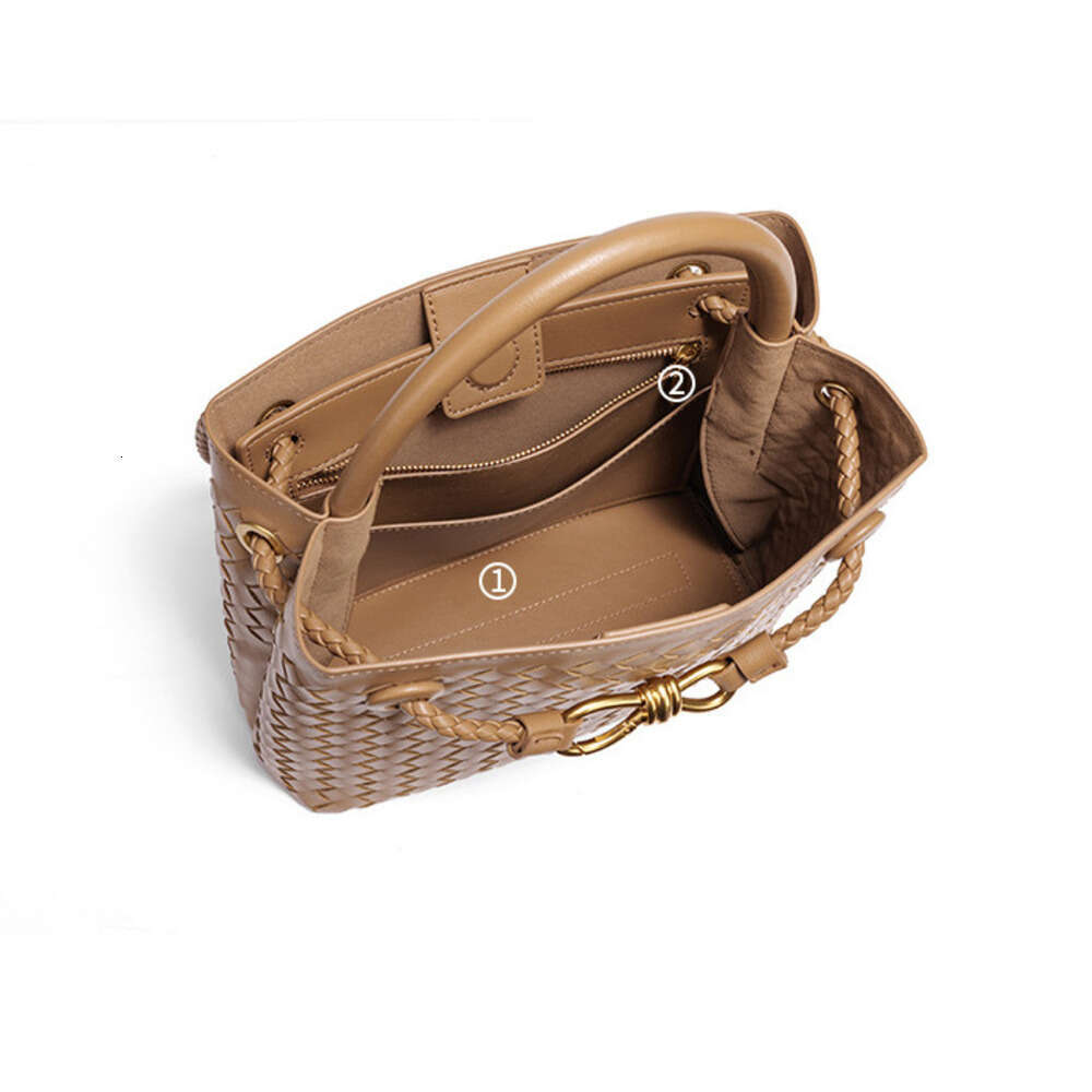 New Handmade Woven Fashionable Single Shoulder Crossbody for Women Commuting Large Capacity Handheld Tote Bag