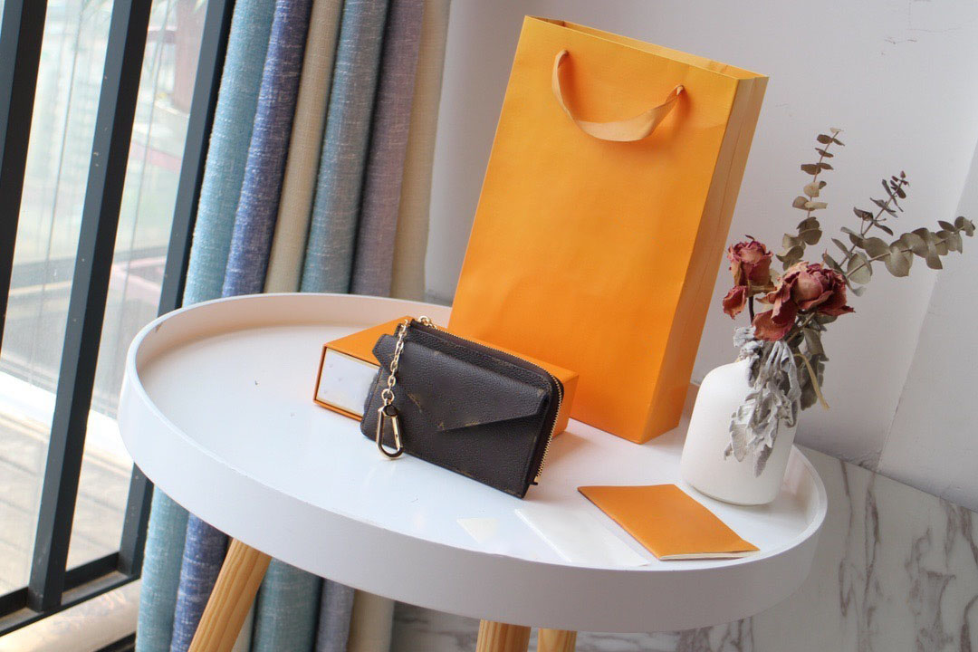 High-quality luxury casual fashion essential bag collection: one-piece wallet and cosmetic bag