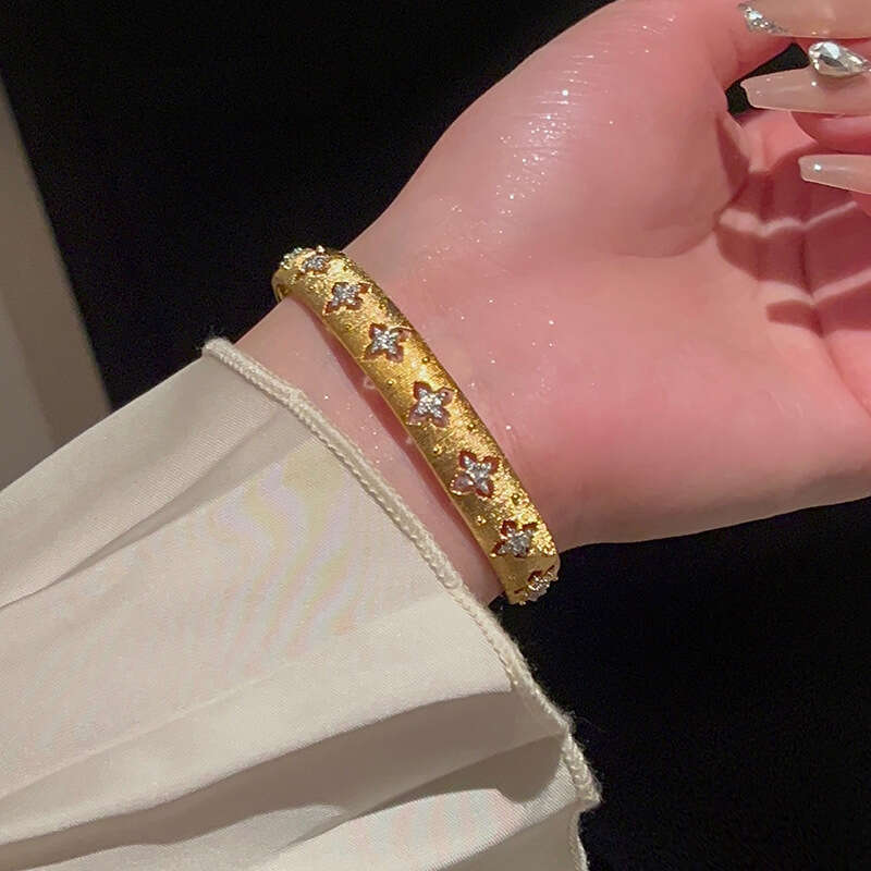 Jewellery High Quality Oil Drop Flower Adjustable Palace Style Light Luxury Bracelet for Special Occasions Gift Textured Elegant Accessory