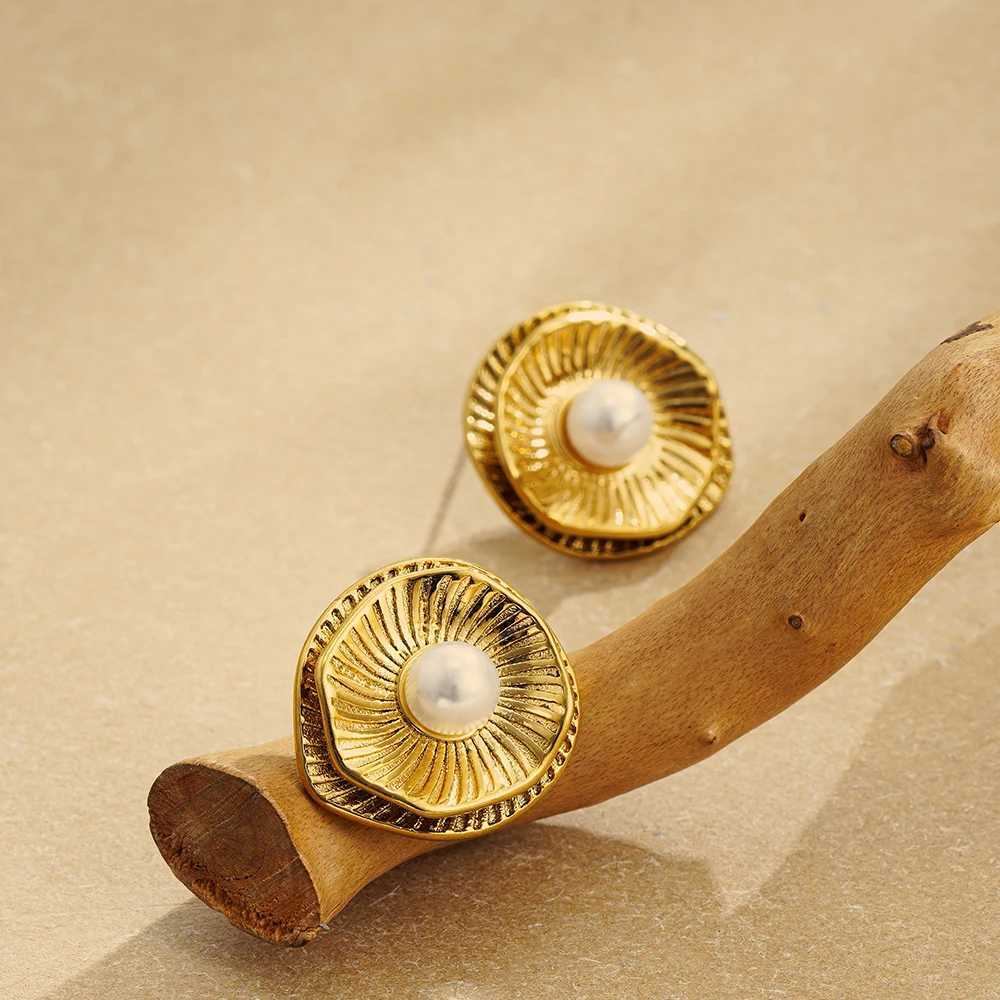 Vintage Gold Plated Stainless Steel Earrings for Women Metal Weave Double Layer Imitation Pearl Stud Earring Elegant Jewelry Y251018