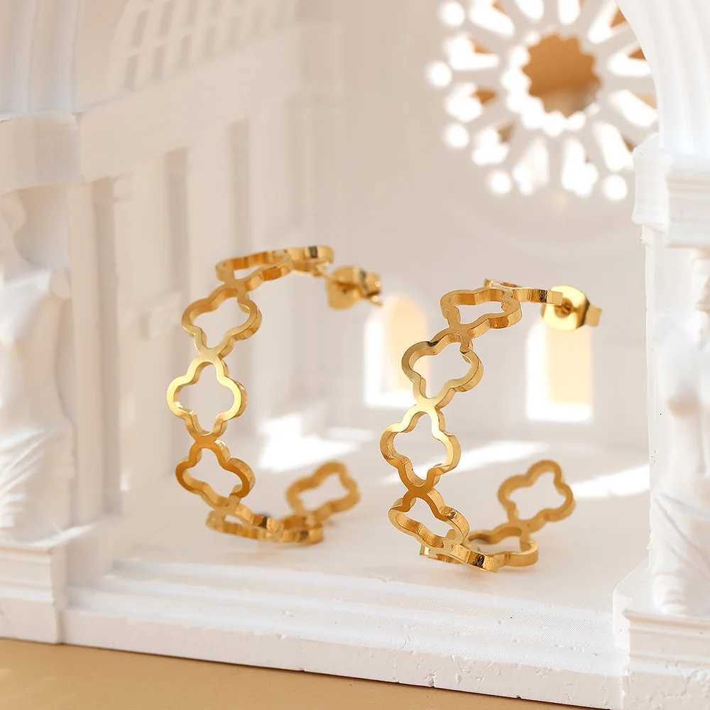 DGIDDK Stainless Steel Geometric CShaped Earrings Ladies Hollowed Out Lucky FourLeaf Clover Earrings Suitable For Daily Wear Y251018