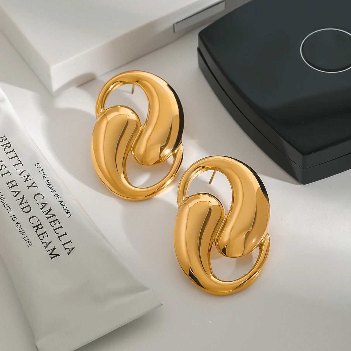 Uworld Minimalist Classic 18k Gold Color Plated Droplet Shaped Smooth Hollow Earrings Hypoallergenic Stainless Steel Jewelry Gif Y251018