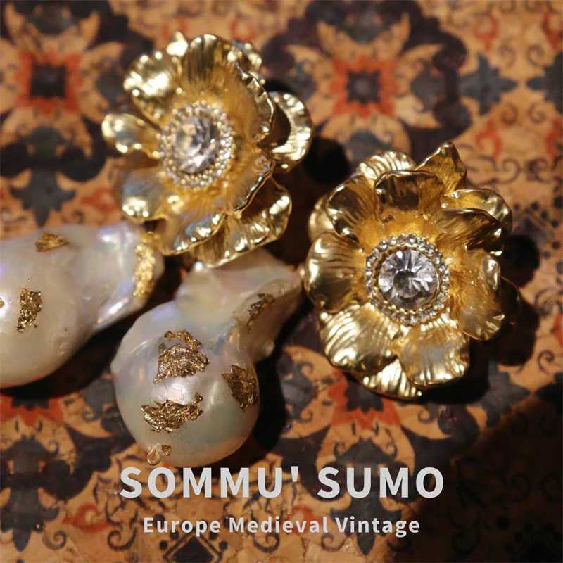 Niche brand Retro earrings Natural crystal Spring summer Autumn Winter Baroque natural pearl temperament gentle gas Y251018