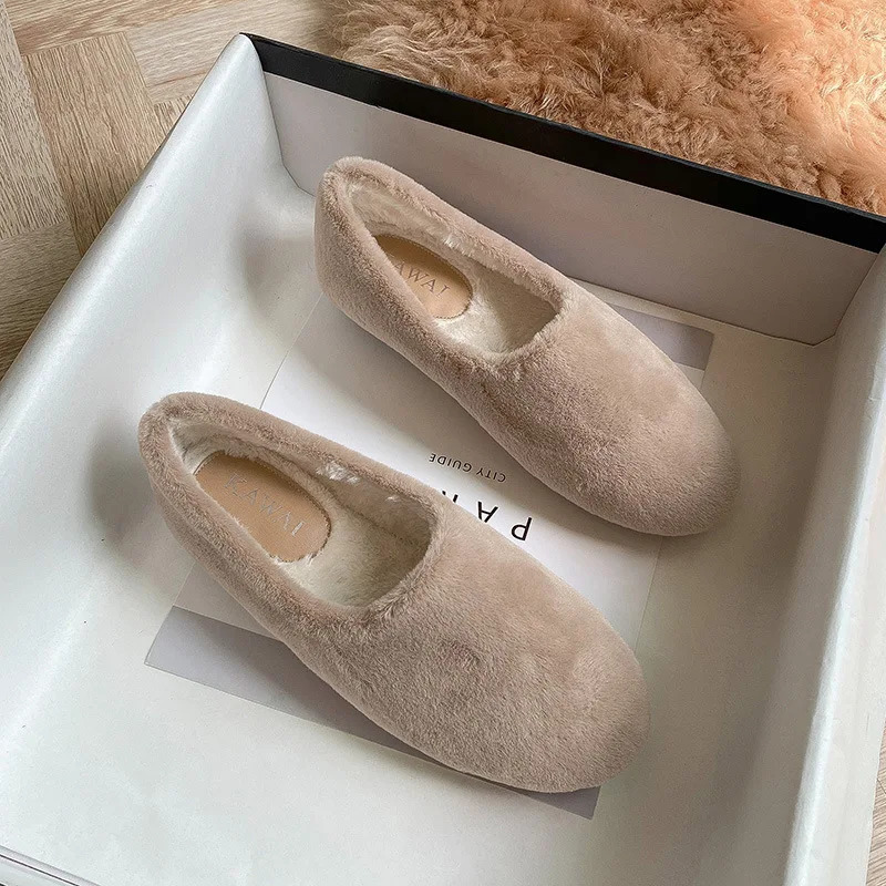 Chic Winter fur shoes women cotton sneakers woman furry flats warm plush loafers lambswool moccasins femme large size 3443 251013