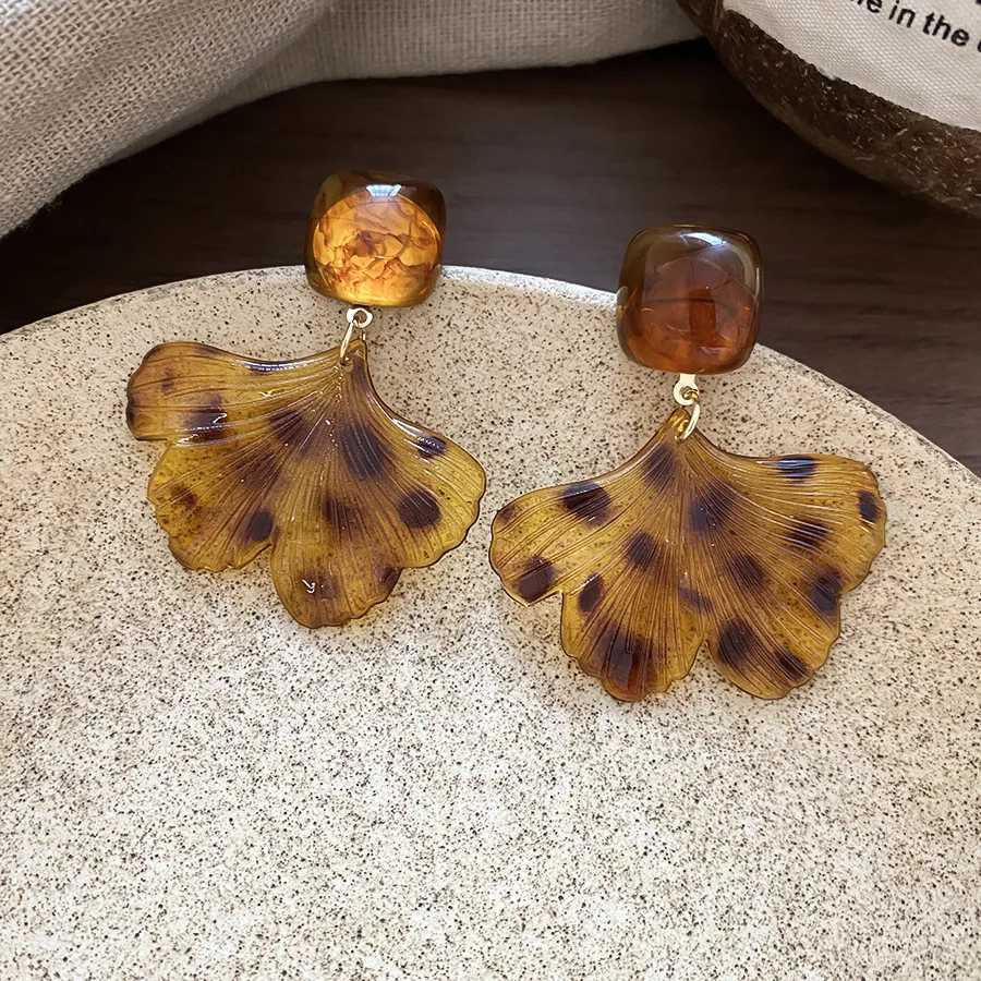 HUANZHI Vintage Acrylic Leaf Leopard Print Tassel Drop Earring Brown Autumn Winter Trendy Jewelry for Women Y251018