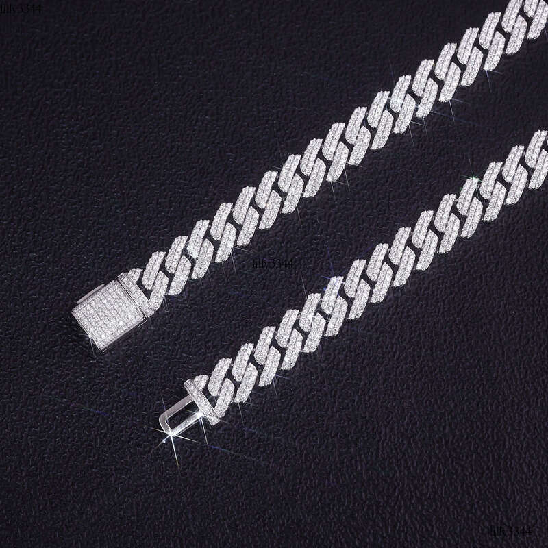 Sier Fine Jewelry Fashion Bracelet Chic Cuban Link Chain with Moissanite Elegant and Stylish Accessor