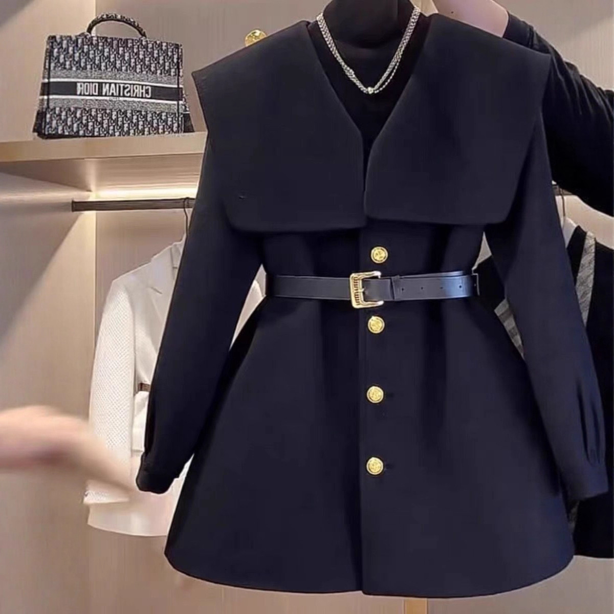 2025 design autumn and winter new high-end wool coat designer women's quilted fashionable casual wool coat waist tie elegant sports jacket