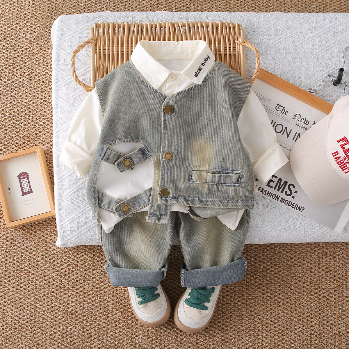 Little boy's denim vest three piece set 2025 Spring and Autumn new style boys' stylish autumn clothes baby clothes