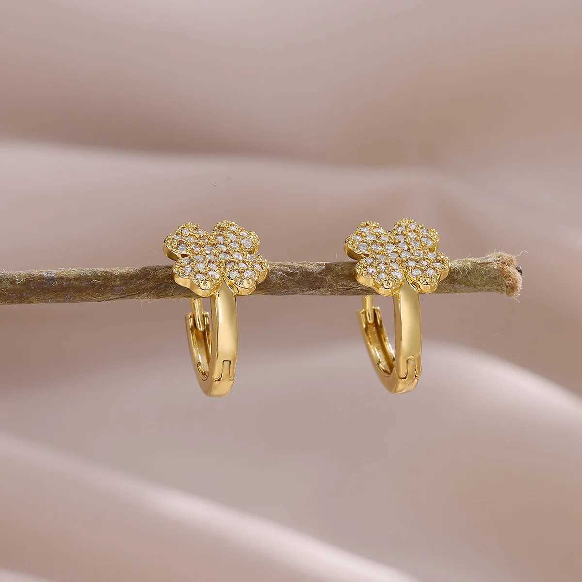 Minimalist FourLeaf Clover Earrings Gold Color Temperament Highend Personality Colored Zircon Earrings For Women Jewelry Gifts Y251018