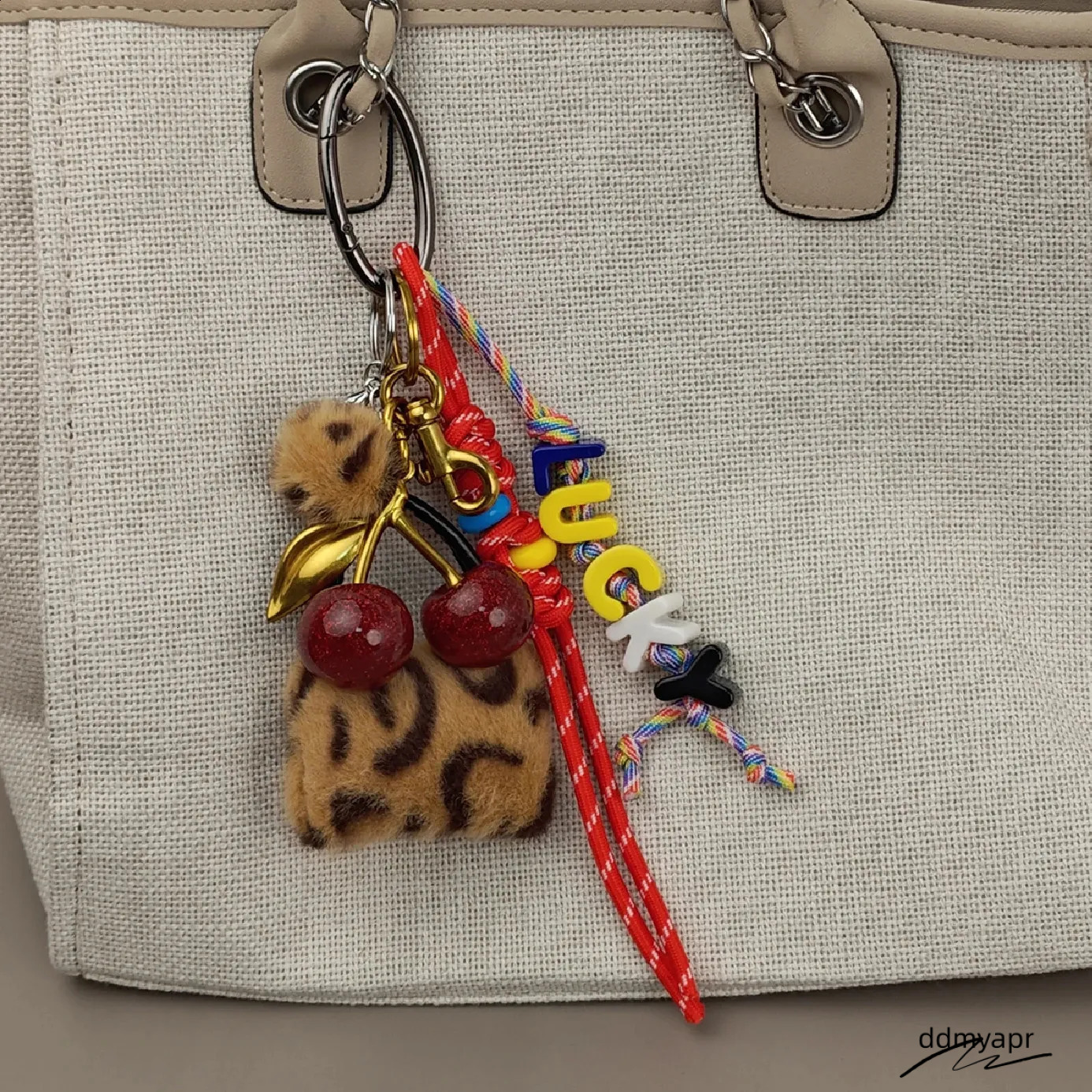 Lucky Delicious Red Cherry Fruits Charm ddmyApr Exquisite Key Chain For Women Men Girs Bag Purse Pendant Accessories Gift 250122