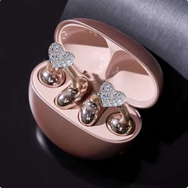 Suitable for Freeclip Flash Dia Heart Earphone Buckle Niche Design Sweet Versatile Accessory